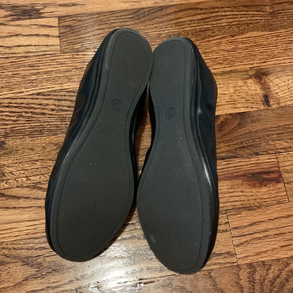 Universal Thread Black Flats - Picture 3 of 3